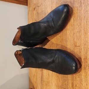 SAM Edelman Black Chelsea leather bootie